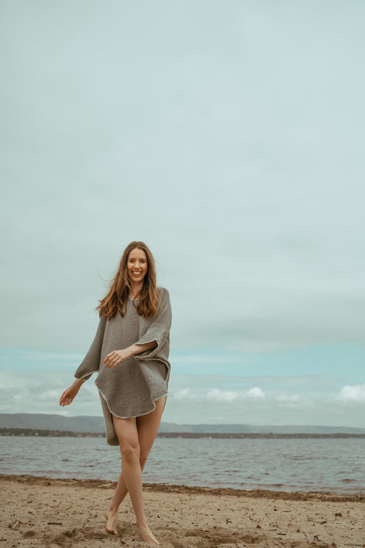 Crinkle Adult Poncho #color_grey