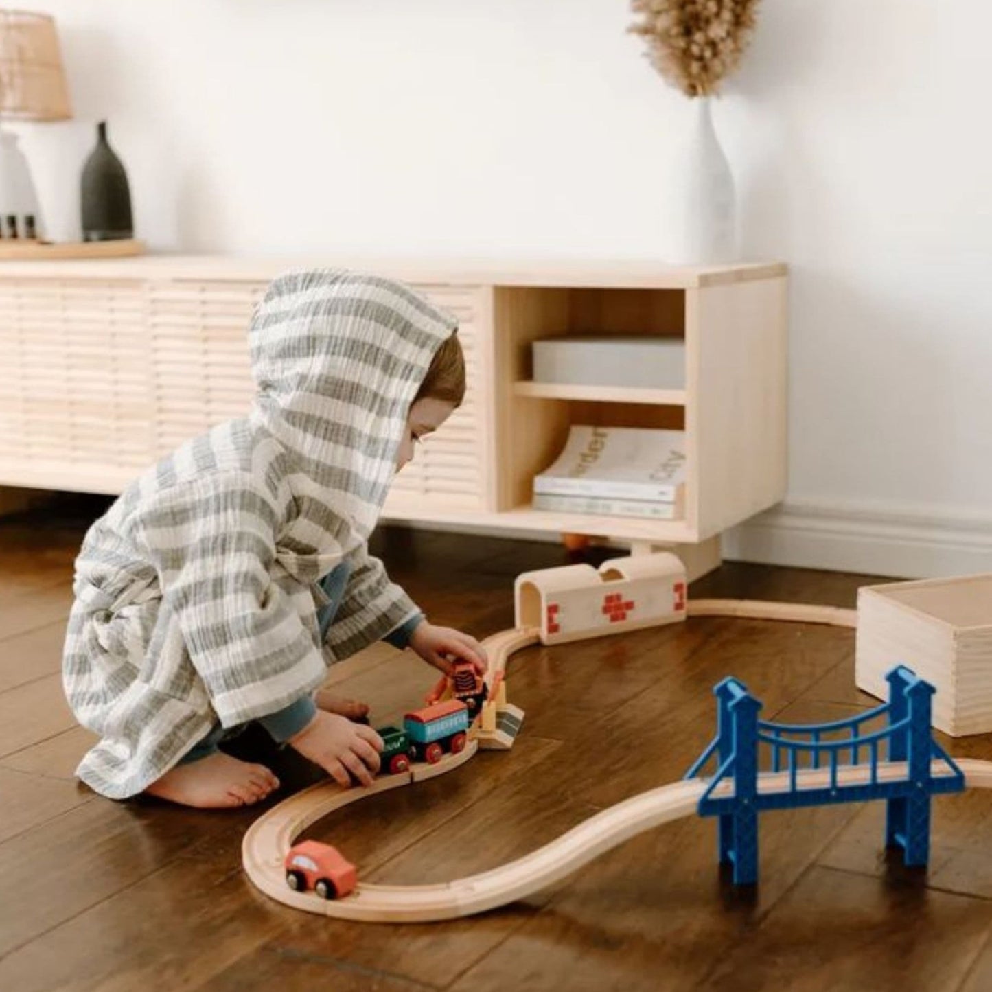 POKOLOKO Striped Crinkle Kids Robe #color_moss