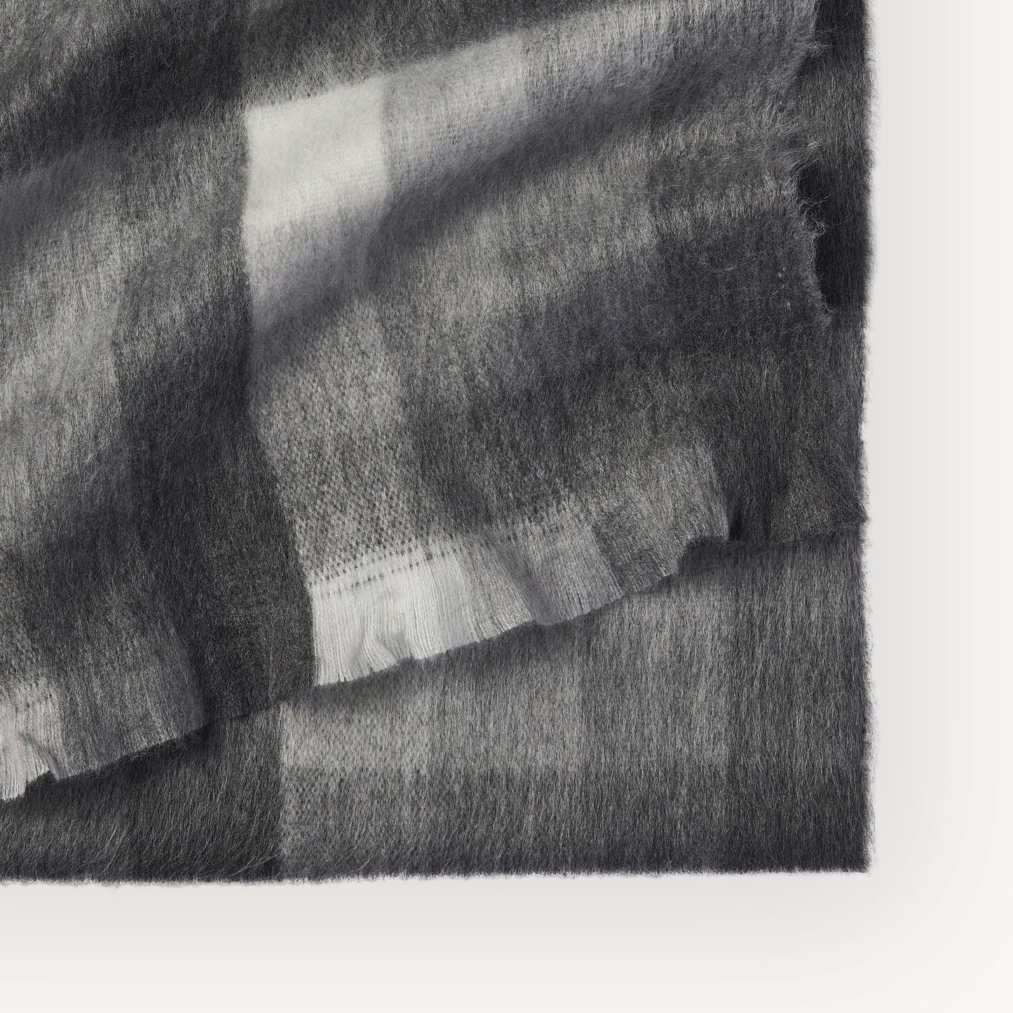 POKOLOKO Alpaca Seamless Check Scarf #color_sterling check