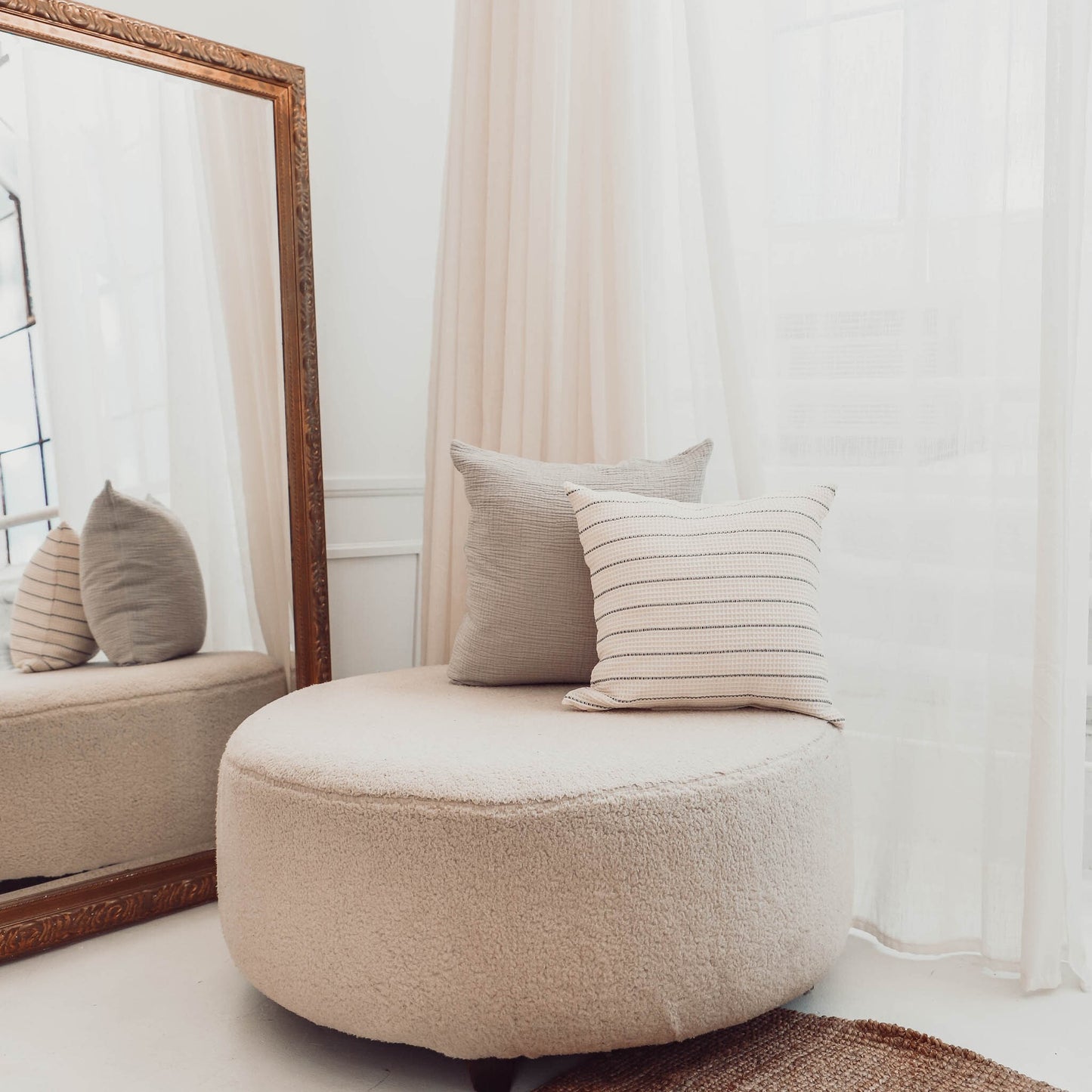 POKOLOKO Arda Pillow #color_white-black