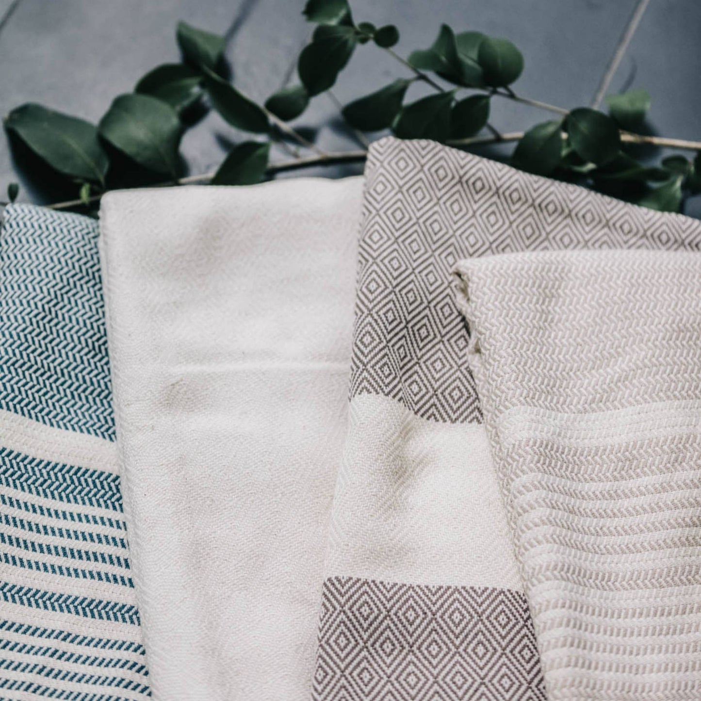 POKOLOKO Diamond Hand Towel #color_mist-diamond